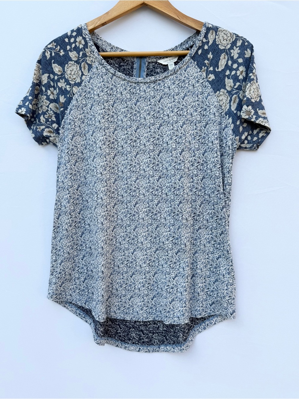 Lucky Brand Blue Cream Floral Raglan Boho Top Contrast Print Size Medium NWOT